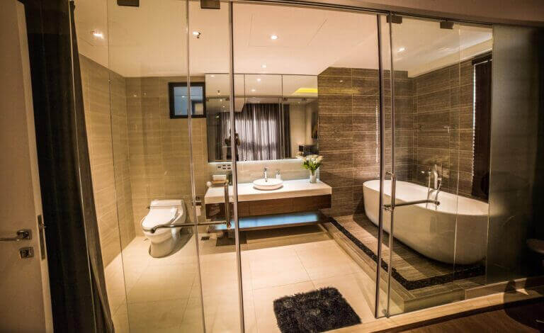 Tư vấn cách thiết kế phòng tắm khách sạn sang trọng